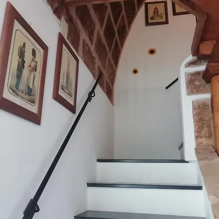 Oda ve Kahvaltı S'istria Country